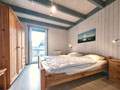 Schlafzimmer unten mit direkten Terrassenzugang